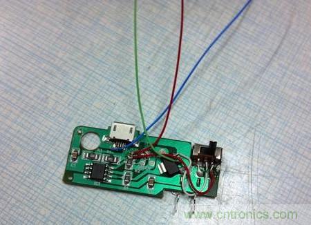 DIY:自制自帶電池供電的無線路由器