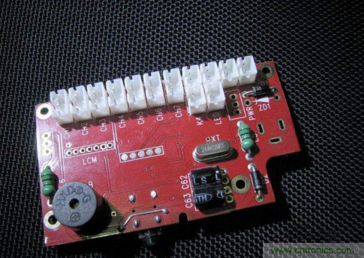 無人機 DIY 制作全過程,酷得不要不要的!