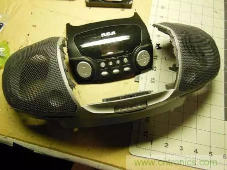 廢舊收音機如何變身成酷炫機器人?